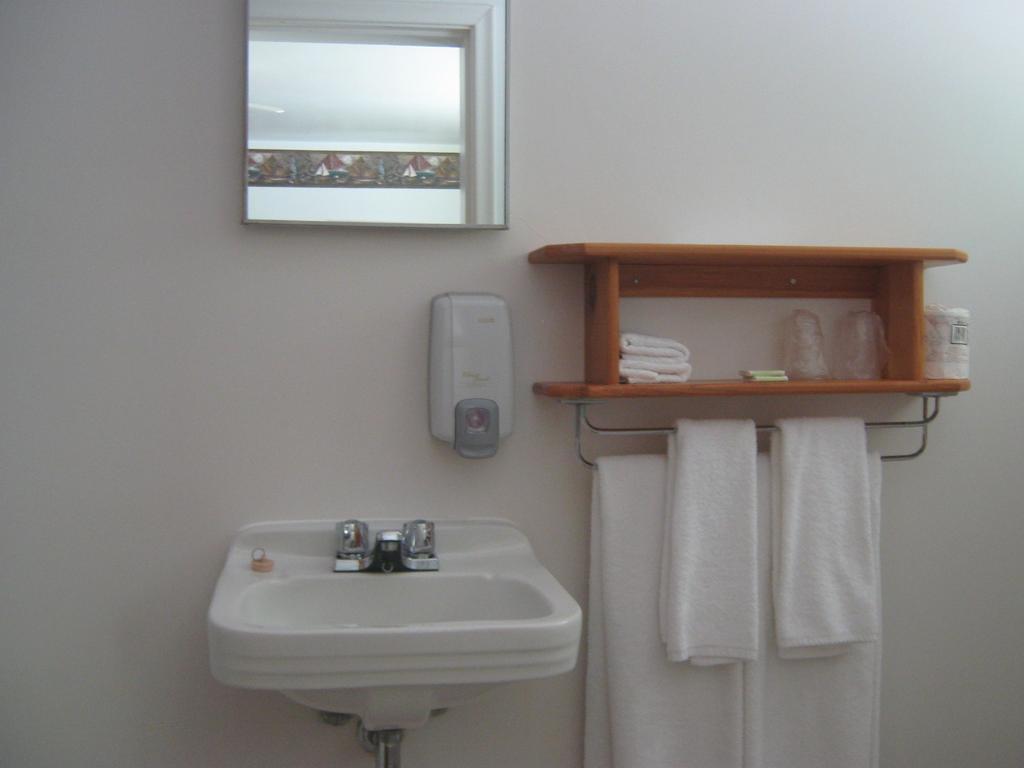 Sherbrooke Village Inn الغرفة الصورة